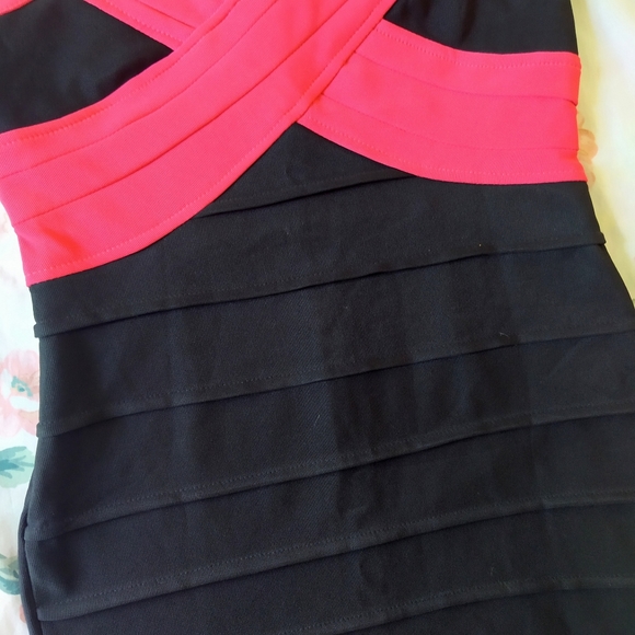 *SALE* NWOT Black Pink Bodycon Bandage Cocktail Dress - Picture 6 of 7